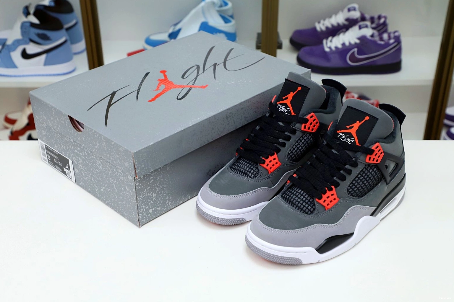 INFRARED AIR JORDAN 4 0215